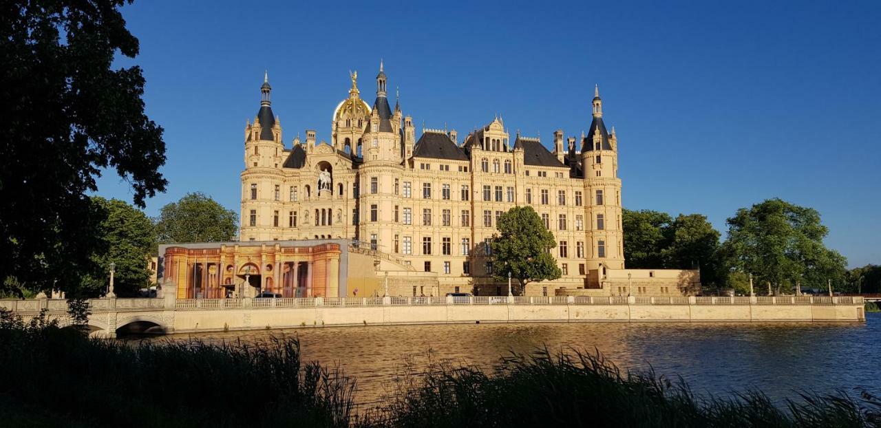 Ferienwohnung Am Schweriner See Raben Steinfeld Exterior foto